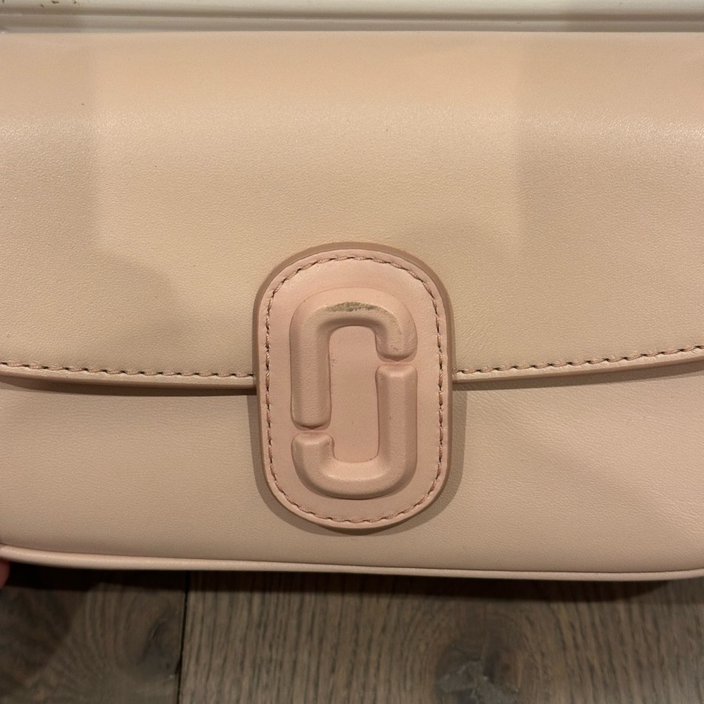 Marc Jacobs Blush Crossbody Bag with Gold Chain - Picture 2 of 4